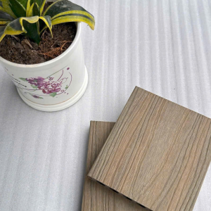 Gỗ nhựa ngoài trời