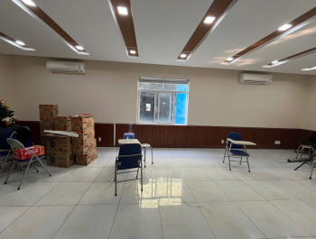 Thi công tấm ốp nhựa bên cát 