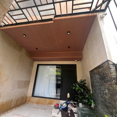 Thi công lam sóng nhựa ngoài trời