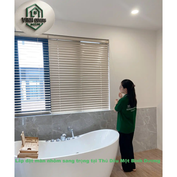Lắp đặt rèm cửa Bình Dương: Dịch vụ Thi công Chuyên nghiệp & Giá Kho