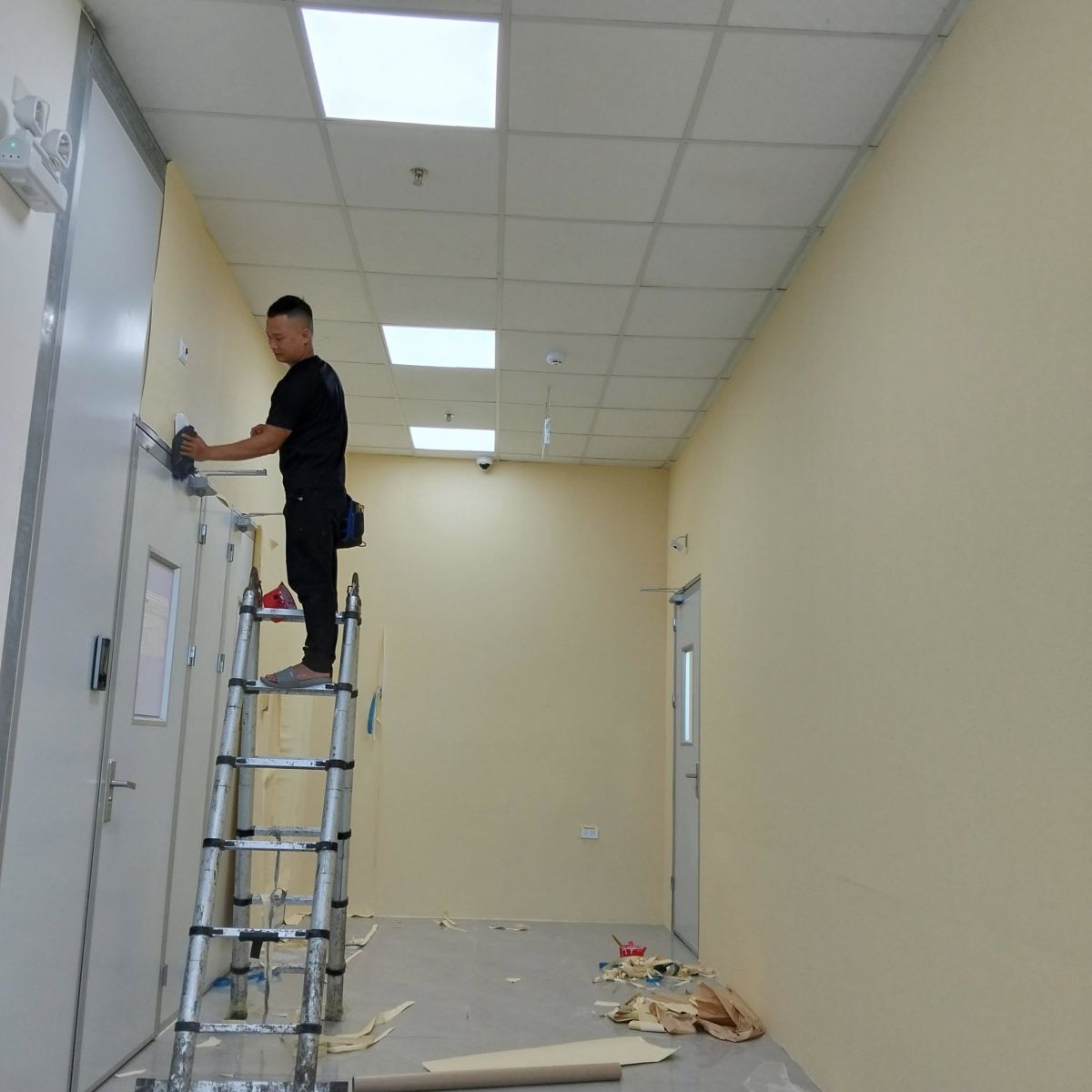 Thi công giấy dán tường tại thủ dầu một