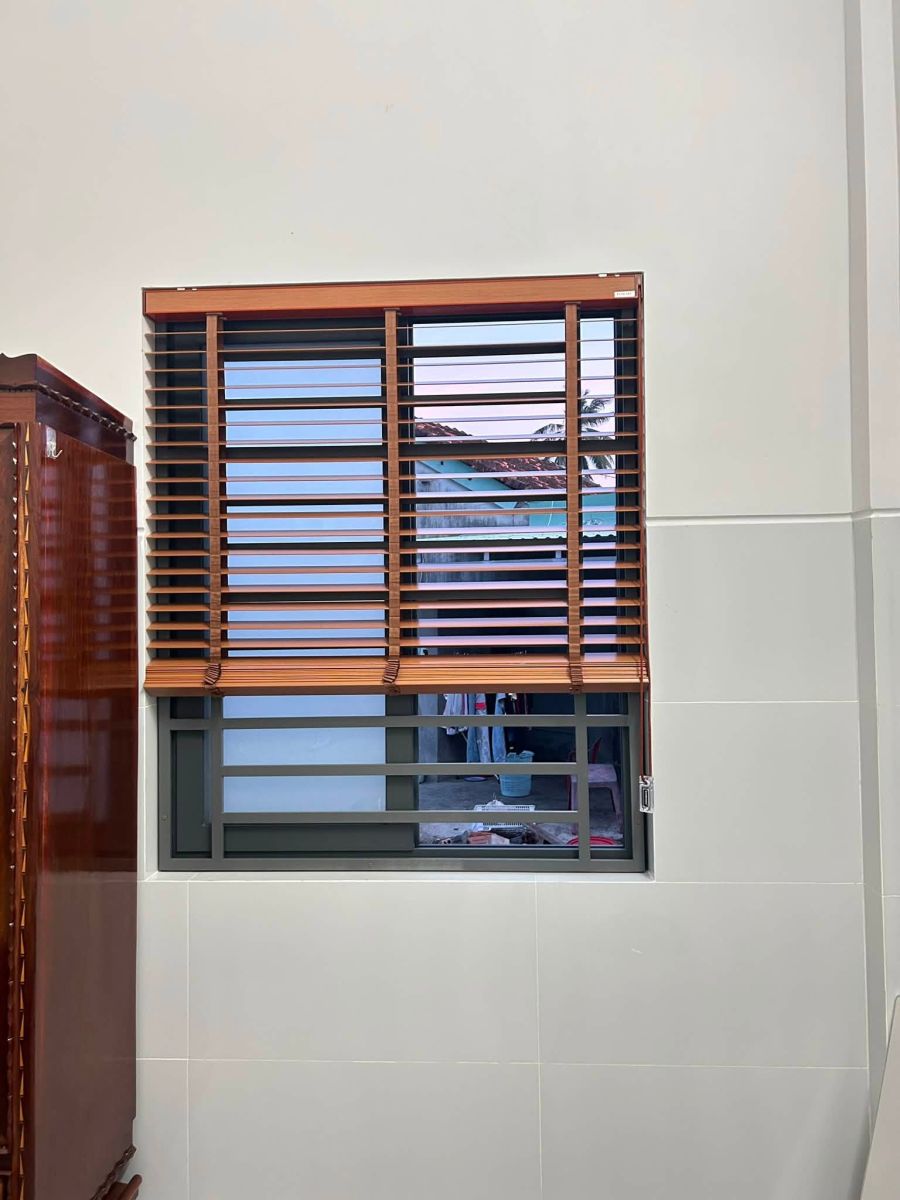 Cận cảnh lá màn sáo gỗ tự nhiên bền đẹp tại Bình Dương