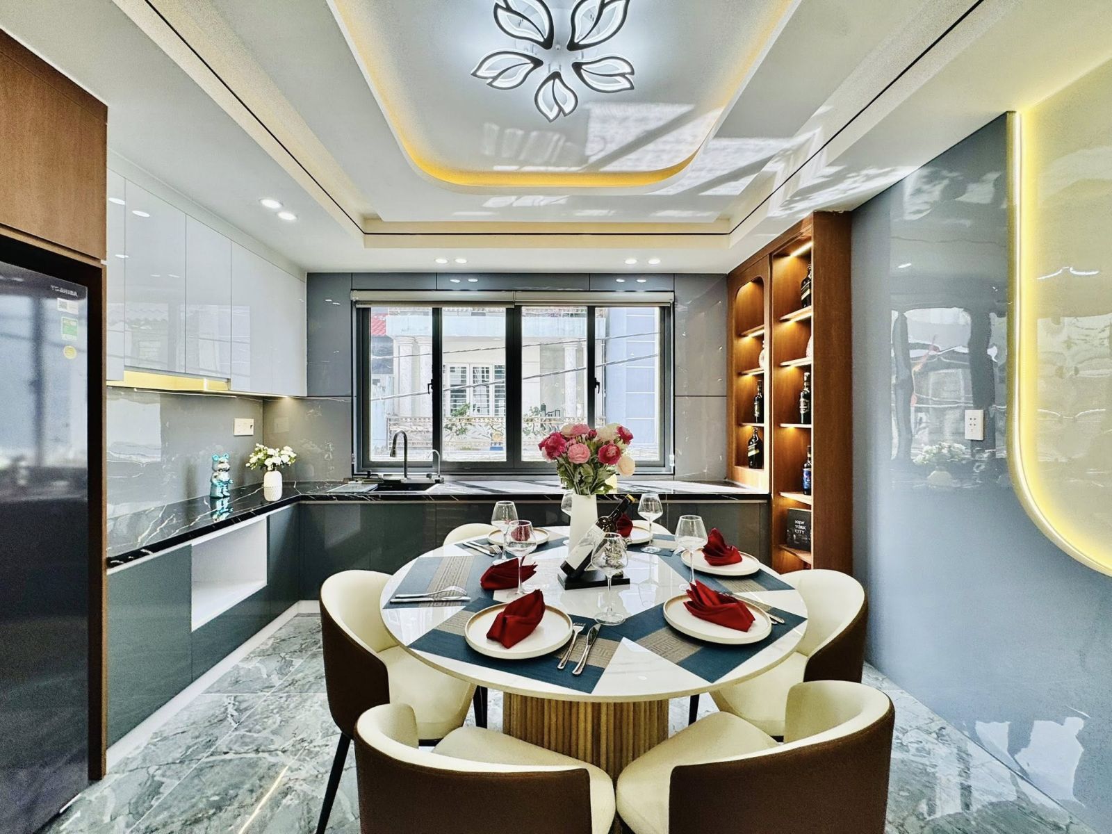 thi công tấm ốp đa năng sợi than tre phường Linh Trung